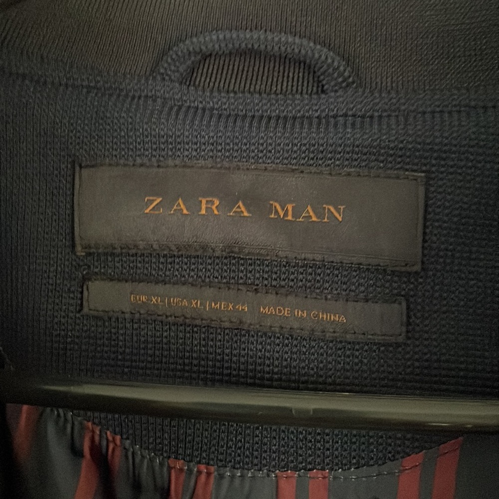 Zara Man blue woven bomber jacket. Size is XL but NOTE this fits more like a L. - Picture 3 of 7